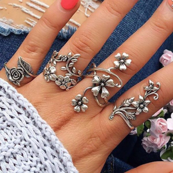 Women's Fashion Personality Antique Silver Hollow Flower Ring Suit