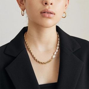 Baroque Natural Pearl Necklace Vintage Metal Stitching Clavicle Chain