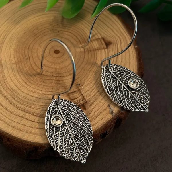 Simple Vintage Leaves Earring Pendant For Ladies