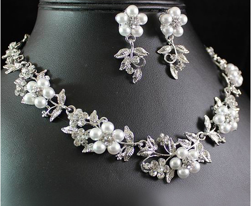 Alloy bridal sleeve chain, leaf pearl necklace, earring, Korean wedding dress, two piece set, pearl leaf set chain