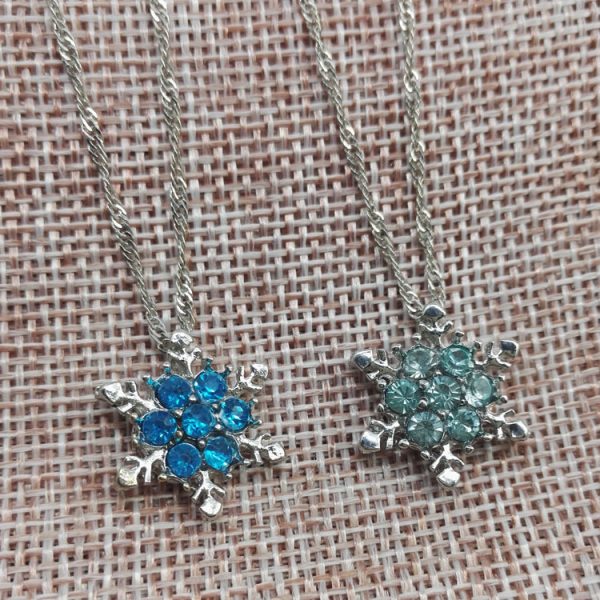 Silver Plated Zircon Snowflake Necklace