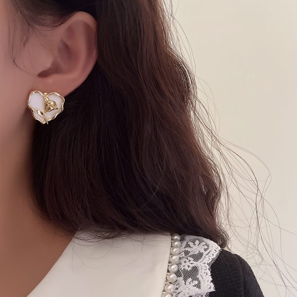 Tulip Vintage Wave Edge Love Flower Stud Earrings