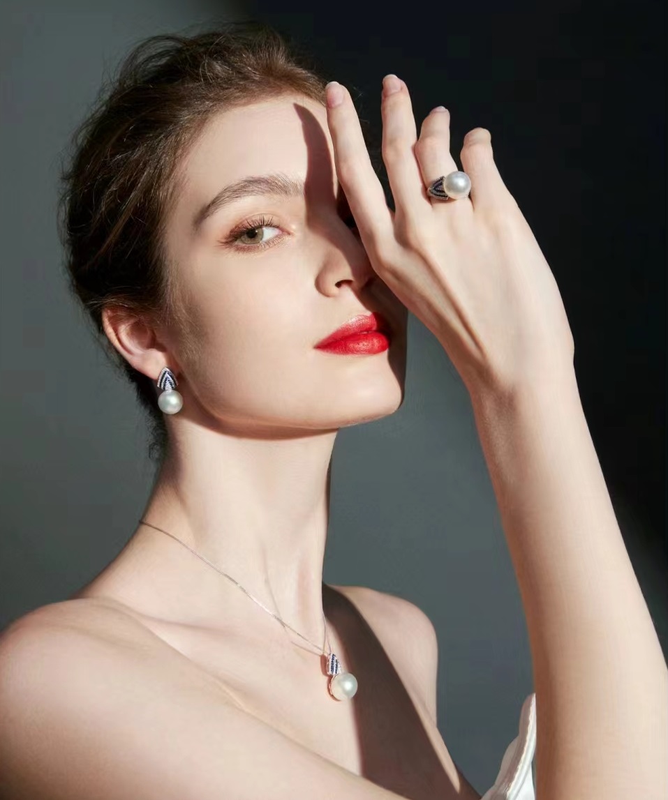 Unveiling the Future of Fashion Jewelry Trends – A Symphony of Style and Sustainability
