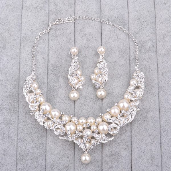 The new trade suits Europe pearl necklace jewelry pendant bride alloy big high-end wedding accessories