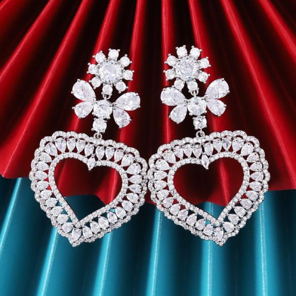 Heart-shaped Women's Flower Elegant High-end Earrings