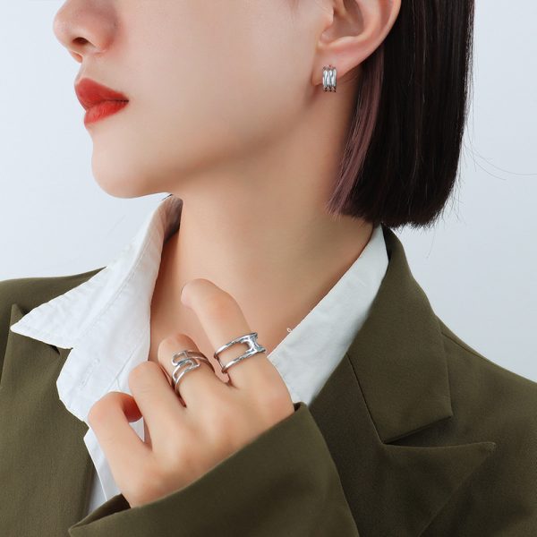 Light Luxury Exquisite Small C- Shaped Earrings Stud Earrings Titanium Steel
