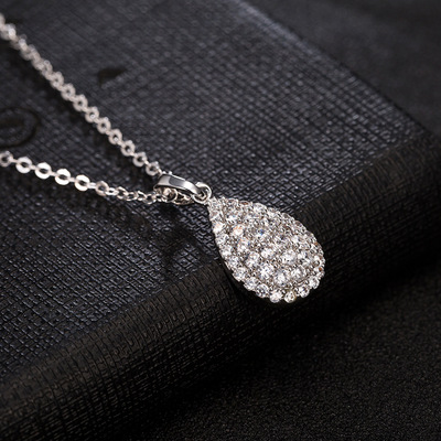 Drop-shaped necklace