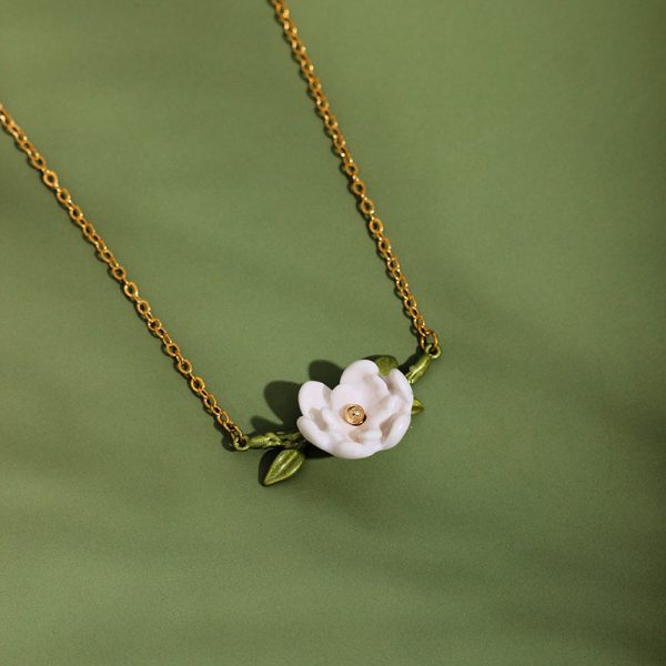 Simple Magnolia Freshwater Pearl Necklace