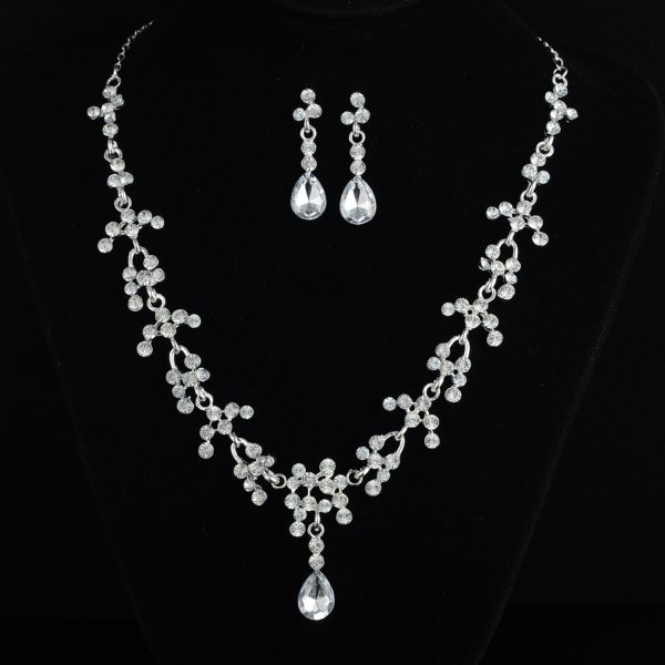 Bridal jewelry, necklace, earring set, wedding dress, jewelry accessories, fast selling pass