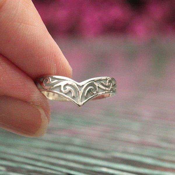 Luminous Geometric Pattern Carved Vintage Texture Ring