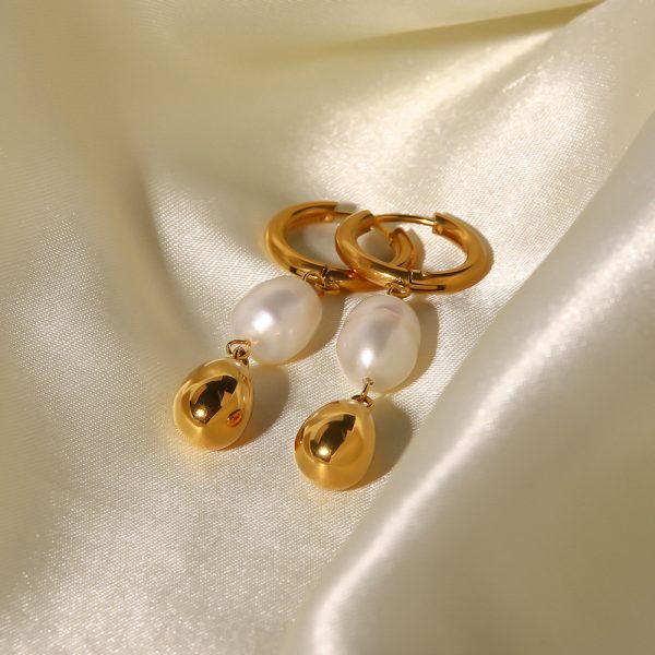 Design Sense Ins Blogger Natural Pearl Plated 18K Gold Earrings Simple Temperament Does Not Fade