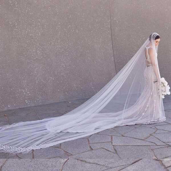Trailing Yarn Wedding Bridal Veil