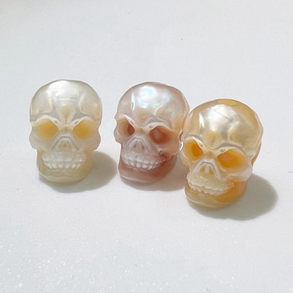 Pearl Carved Skull Pendant Natural