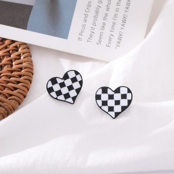 Three-dimensional Love Black And White Checkerboard Lattice Earrings