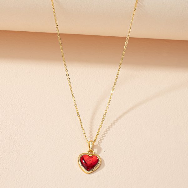 Women's Vintage Elegant Heart Pendant Necklace