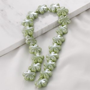 Small Flower Cream Necklace Color Accessories