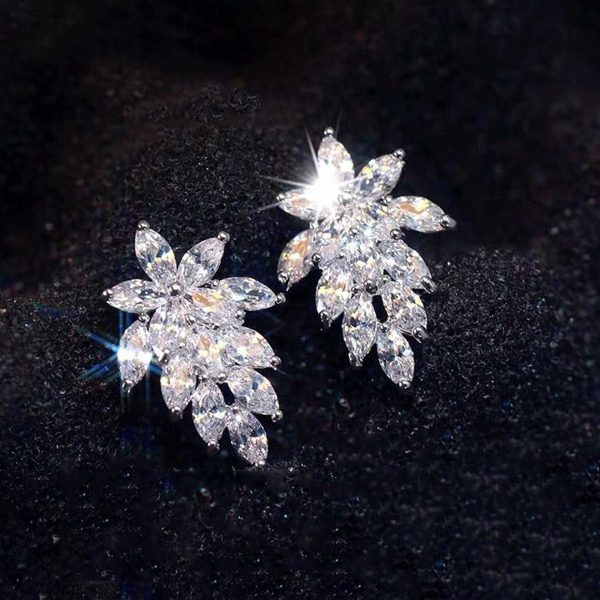 Zircon Horse Eye Diamond Bright Crystal Stud Earrings