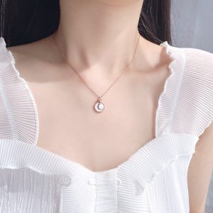 Women's Graceful And Fashionable Star And Moon Pendant Necklace