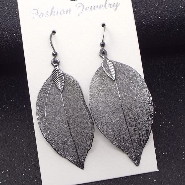 Retro Fashion Elegance Long Hollow Leaves Eardrops