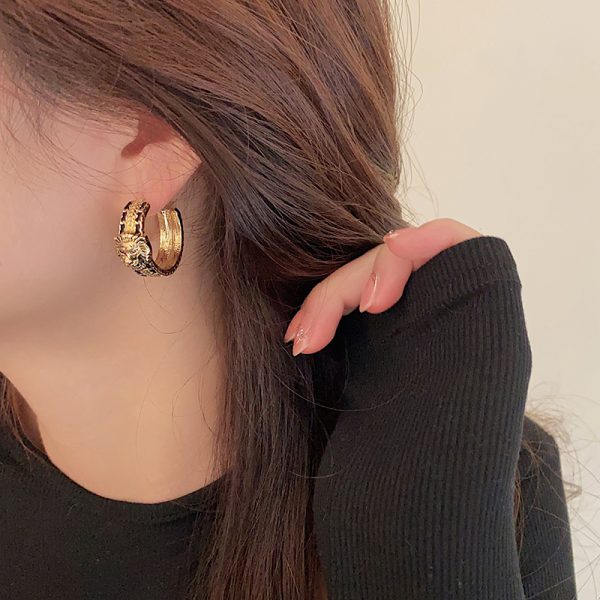 Fashion Vintage Tiger Head C-shaped Ear Loops